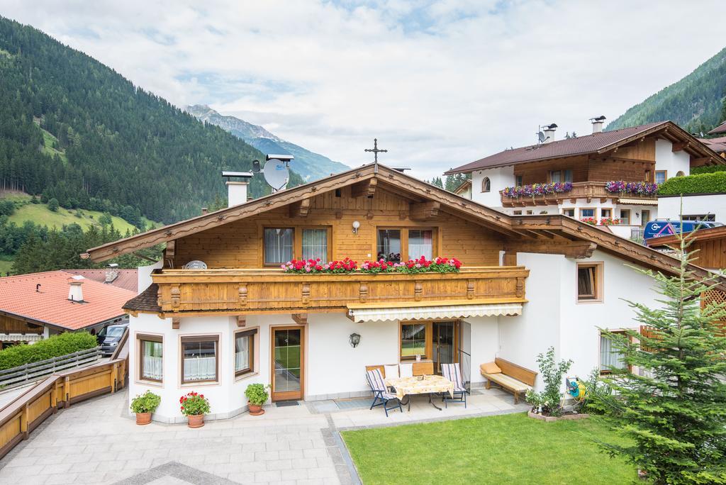 Haus Gleinser - Neustift Im Stubaital Exterior photo